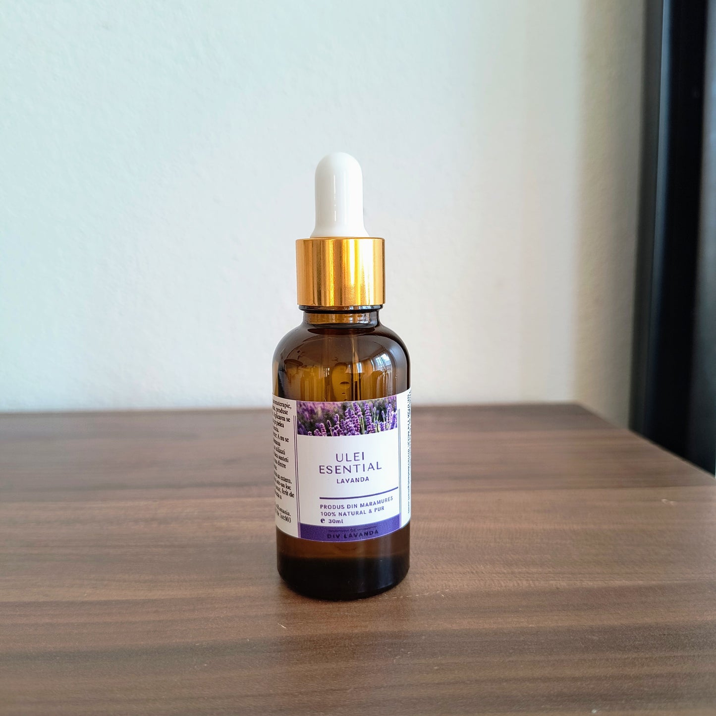 Ulei esential (30ml) in recipient de sticla cu pipeta